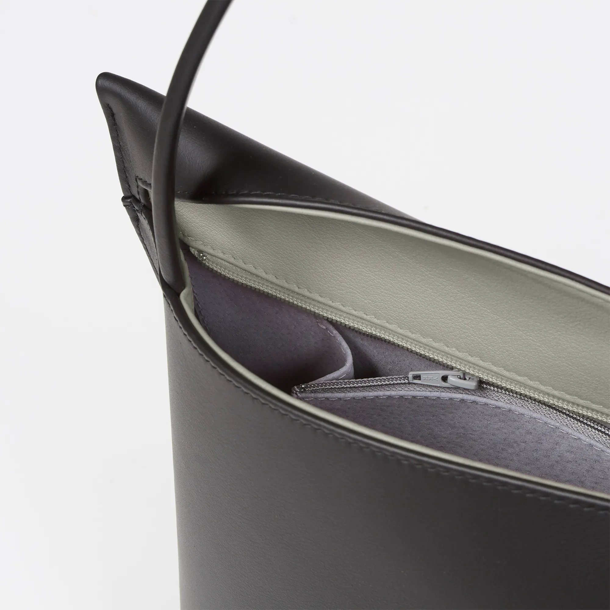 Olbrish Handtasche Wave, Nappaleder Schwarz-Stone, Größe L, Detailansicht