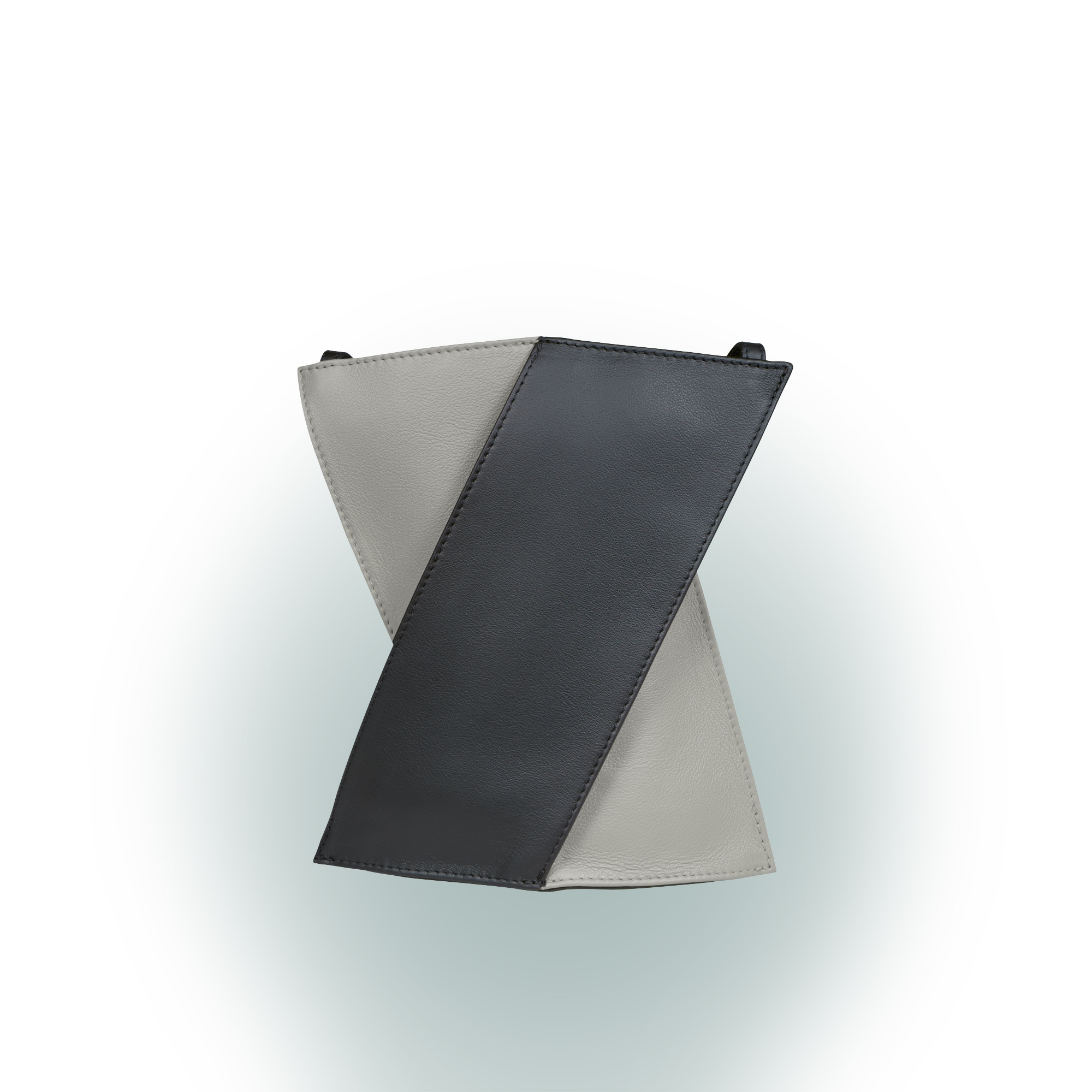 Olbrish Handtasche Generation X, Nappaleder Schwarz-Stone, Größe M, Vorderwand