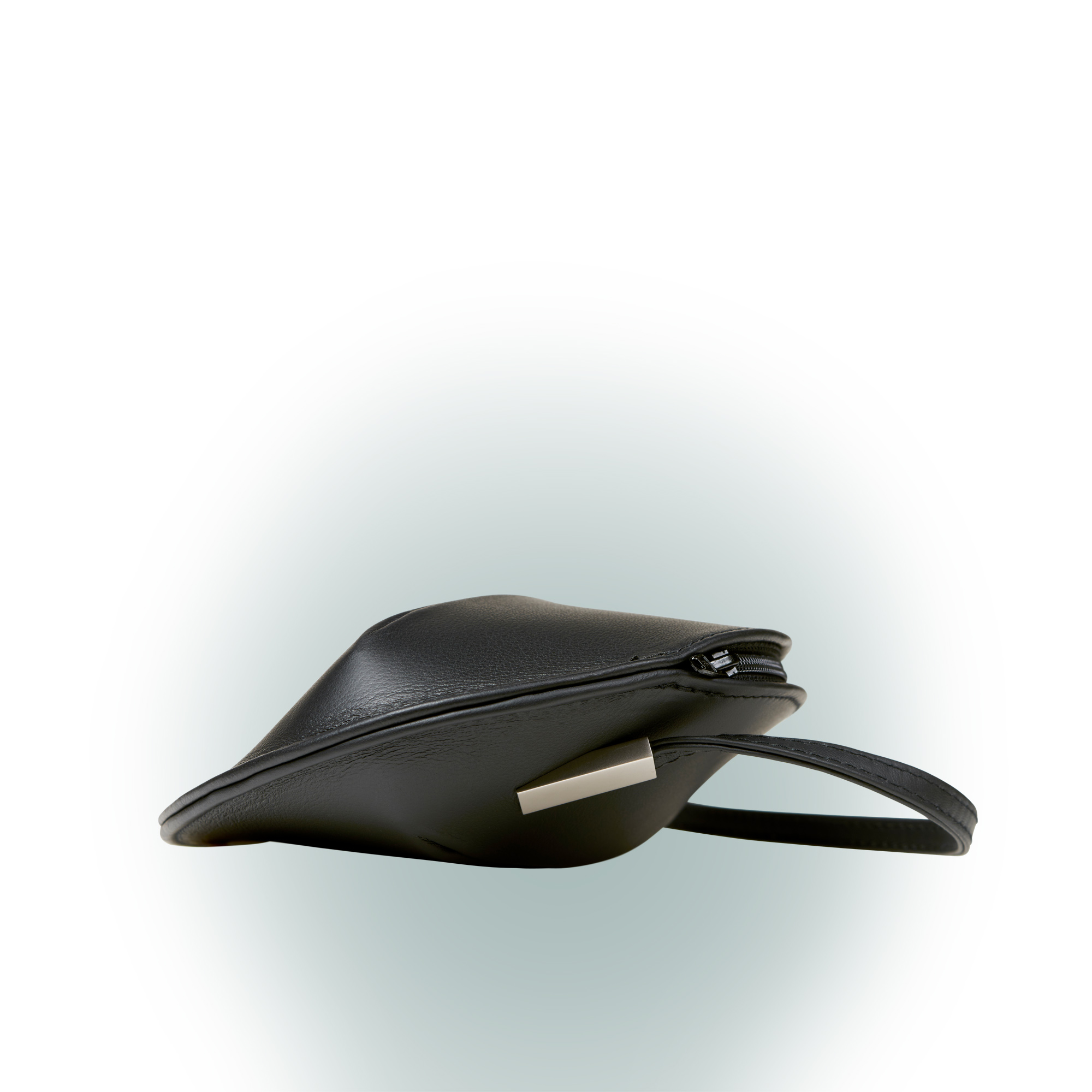 Olbrish Handtasche Oval, Nappaleder Schwarz, Seitenansicht