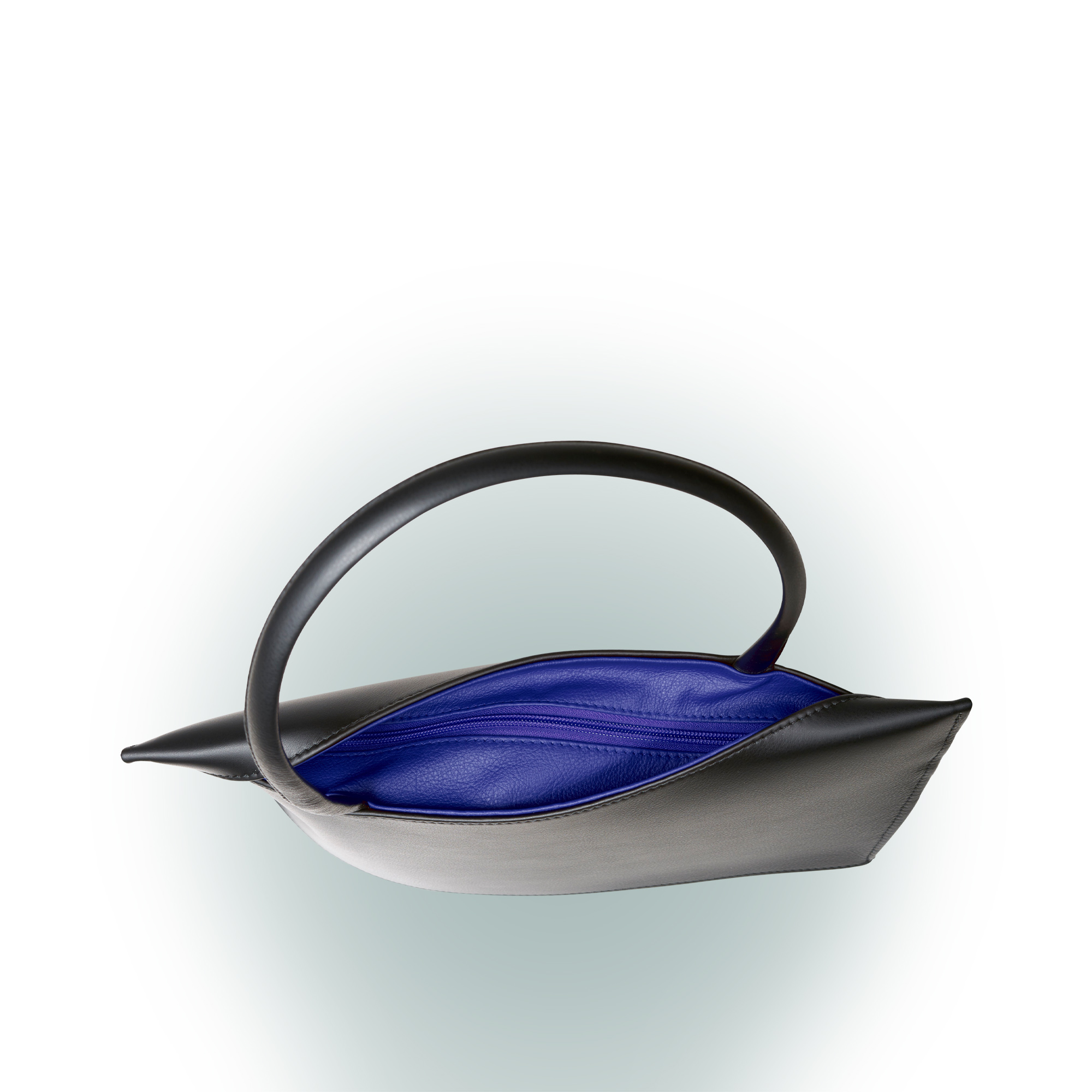 Olbrish Handtasche Wave, Nappaleder Schwarz-Royalblau, Größe M, Detailansicht Reißverschluss