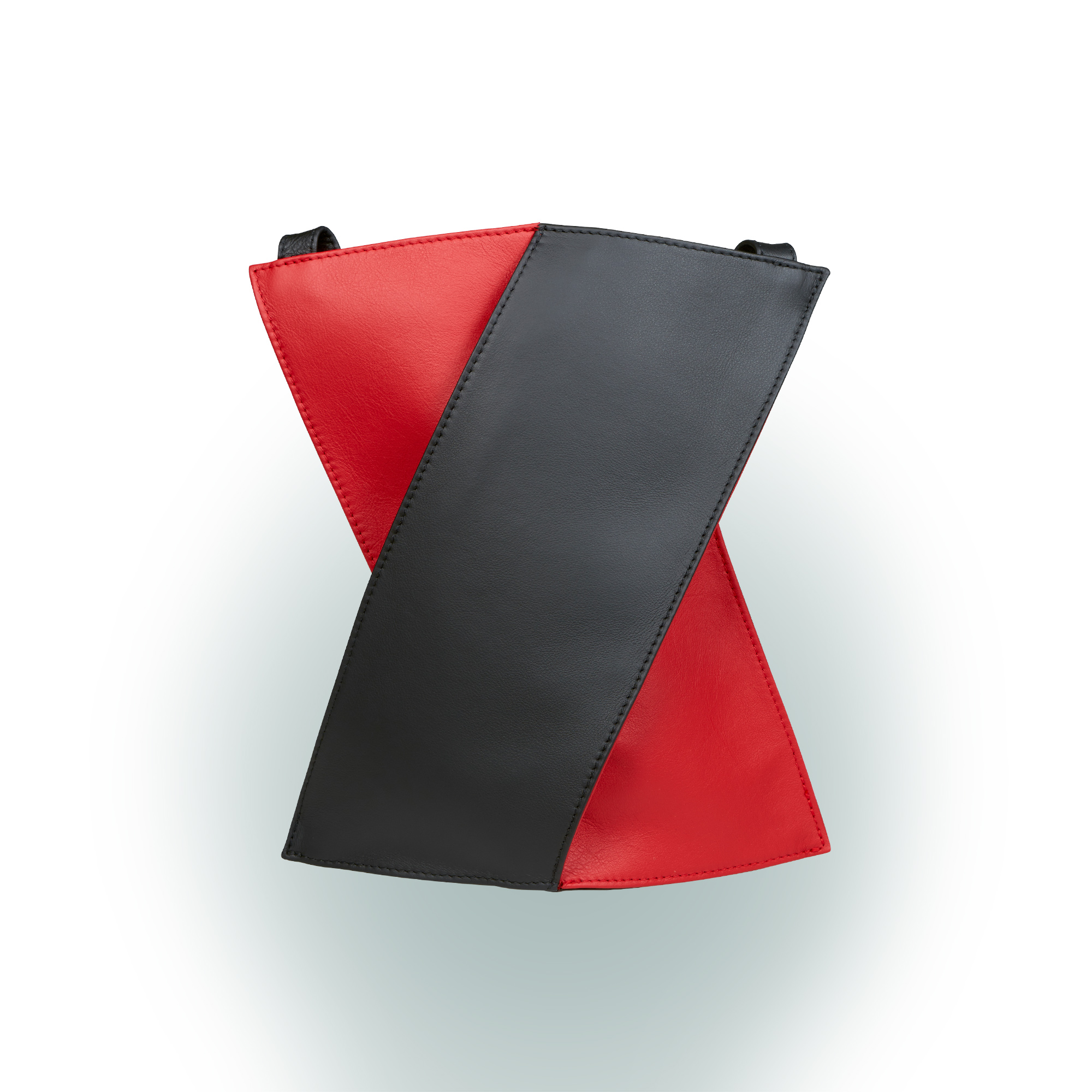 Olbrish Handtasche Generation X, Nappaleder Schwarz-Rot, Größe L, Vorderwand