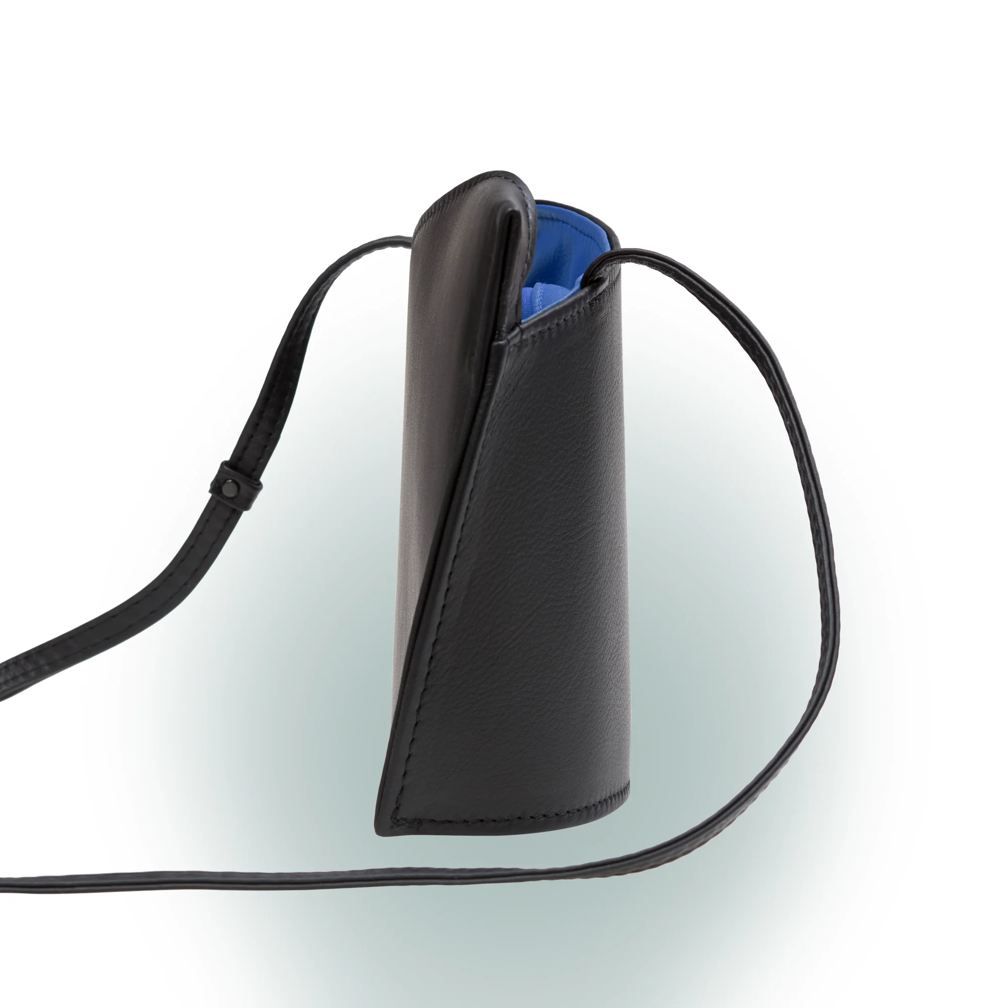 Olbrish Handtasche Wave, Nappaleder Schwarz-Azurblau, Größe S, Seitenansicht